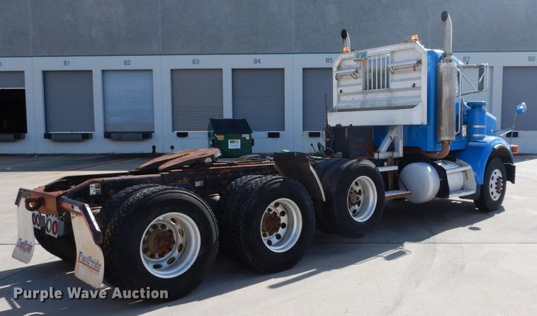 image for item DJ7442 2004 Peterbilt 378  semi truck