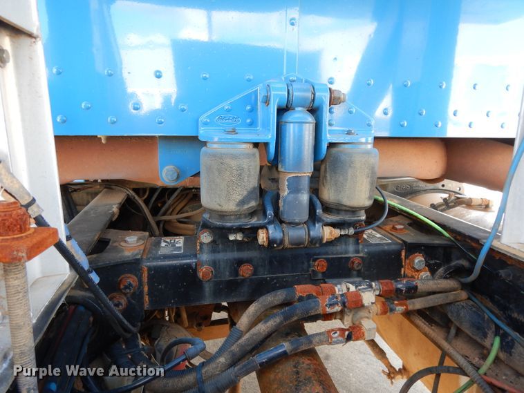 image for item DJ7442 2004 Peterbilt 378  semi truck