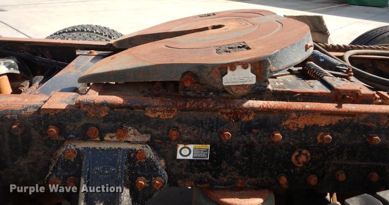 image for item DJ7442 2004 Peterbilt 378  semi truck