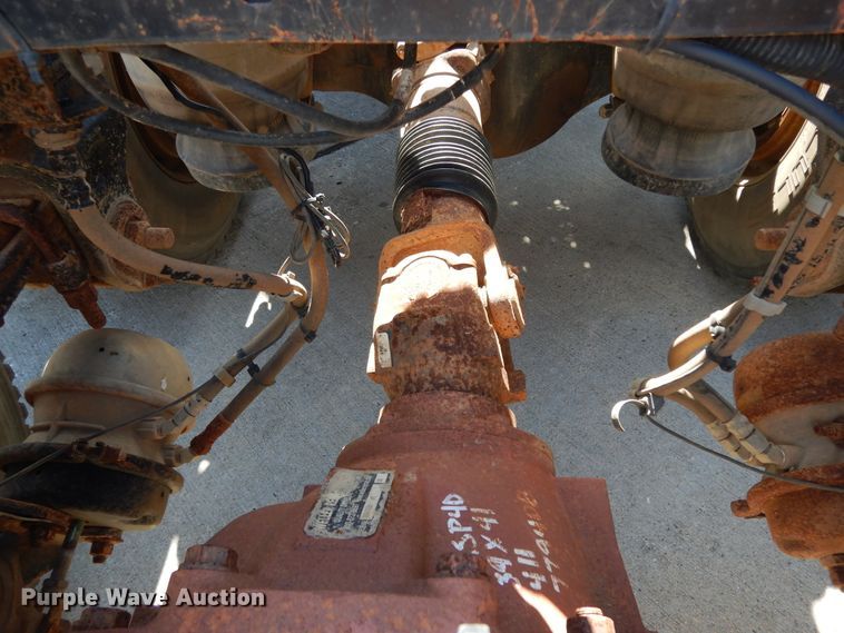 image for item DJ7442 2004 Peterbilt 378  semi truck