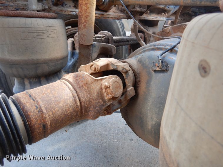 image for item DJ7442 2004 Peterbilt 378  semi truck