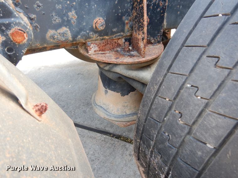 image for item DJ7442 2004 Peterbilt 378  semi truck