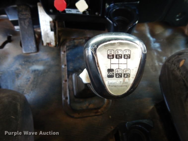 image for item DJ7442 2004 Peterbilt 378  semi truck