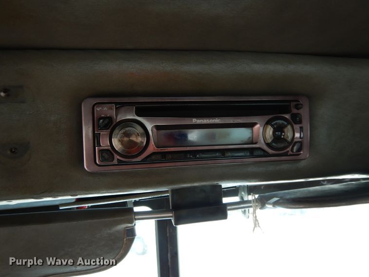 image for item DJ7442 2004 Peterbilt 378  semi truck