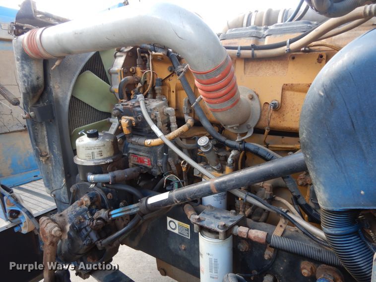 image for item DJ7442 2004 Peterbilt 378  semi truck