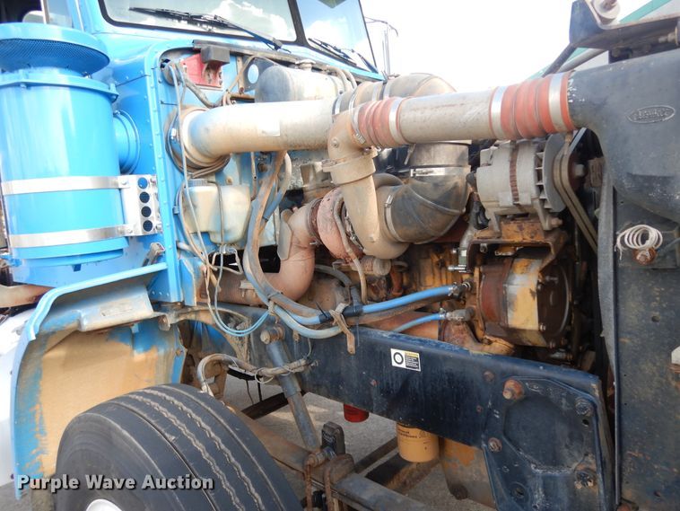 image for item DJ7442 2004 Peterbilt 378  semi truck