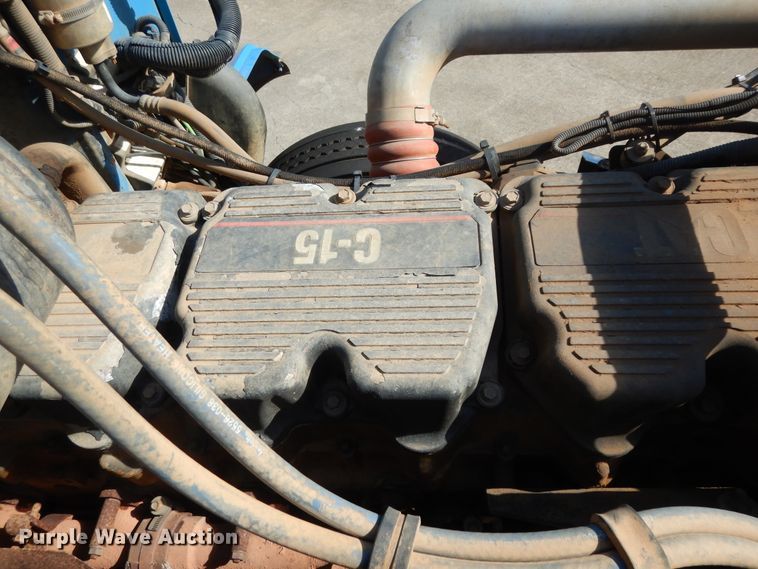 image for item DJ7442 2004 Peterbilt 378  semi truck