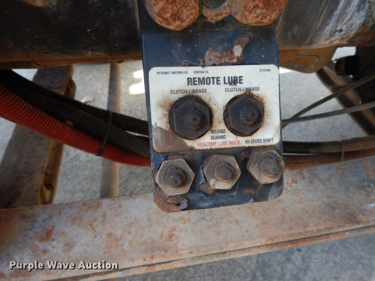 image for item DJ7442 2004 Peterbilt 378  semi truck