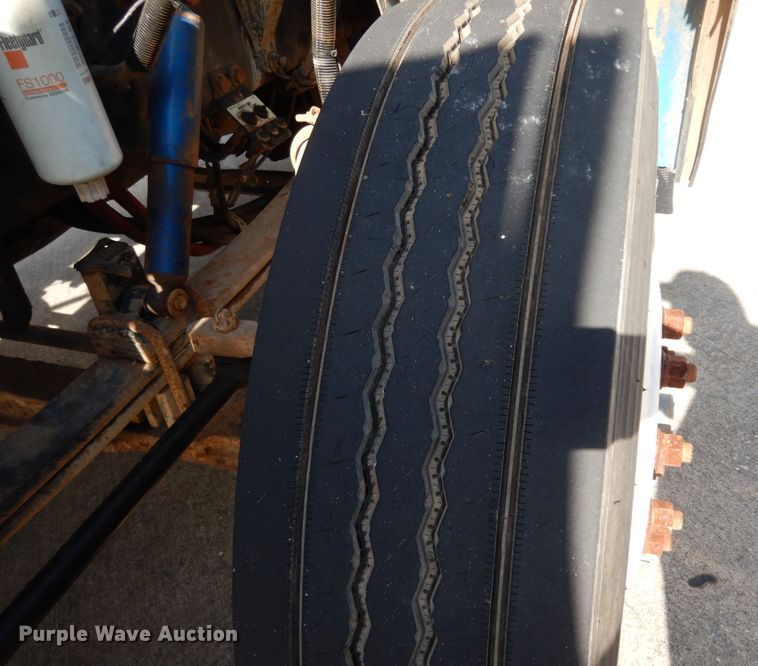 image for item DJ7442 2004 Peterbilt 378  semi truck