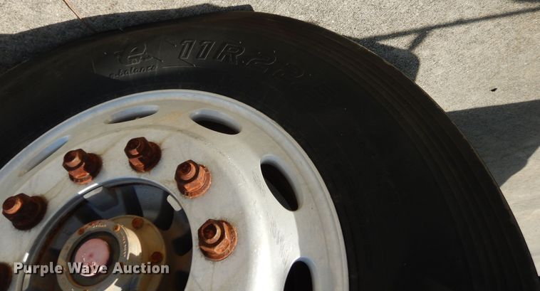 image for item DJ7442 2004 Peterbilt 378  semi truck