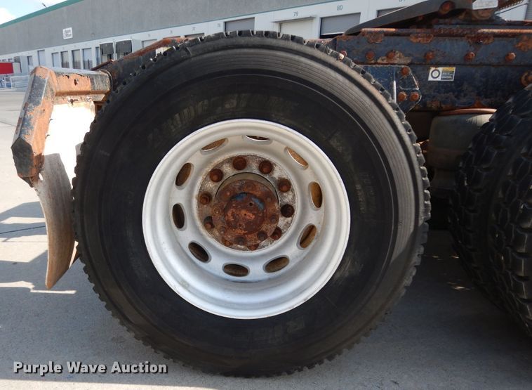 image for item DJ7442 2004 Peterbilt 378  semi truck