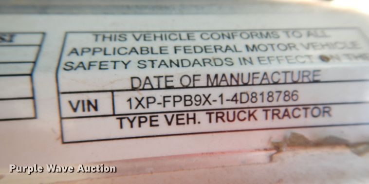 image for item DJ7442 2004 Peterbilt 378  semi truck