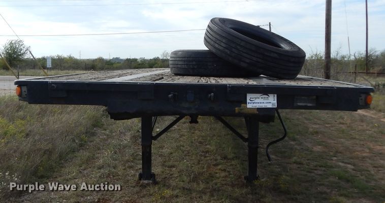 image for item DJ7443 1993 Utility Trailer  flatbed trailer