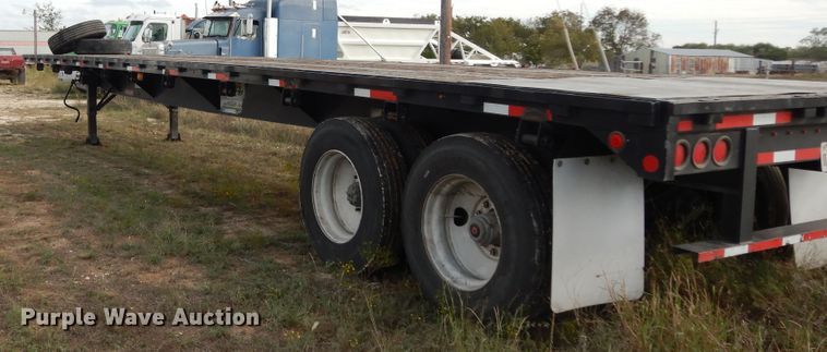 image for item DJ7443 1993 Utility Trailer  flatbed trailer