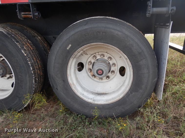 image for item DJ7443 1993 Utility Trailer  flatbed trailer