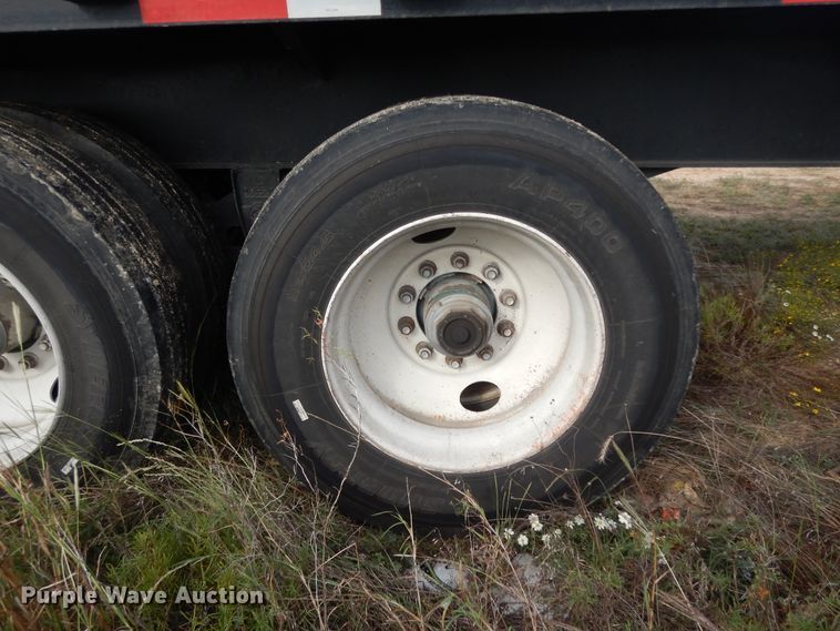 image for item DJ7443 1993 Utility Trailer  flatbed trailer