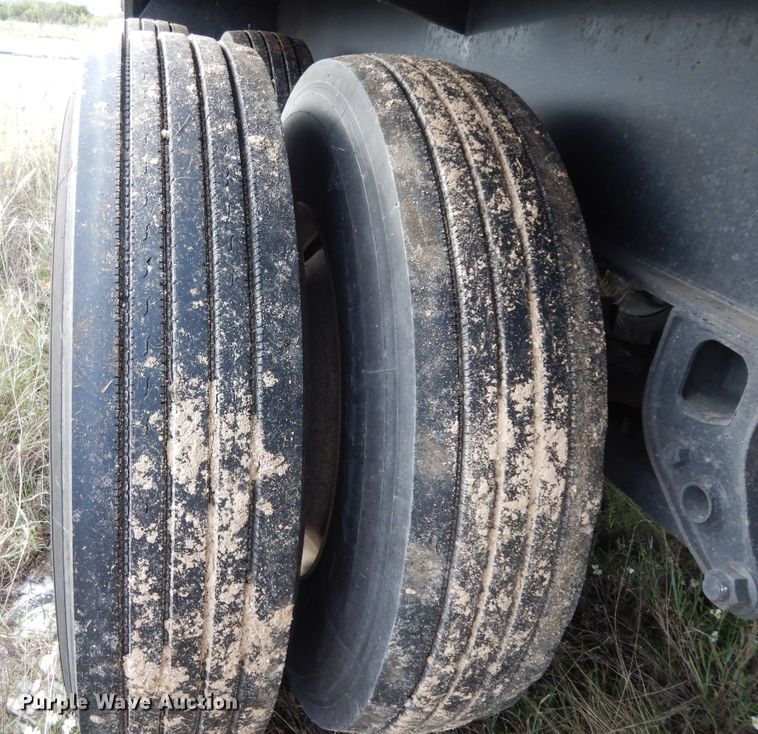 image for item DJ7443 1993 Utility Trailer  flatbed trailer