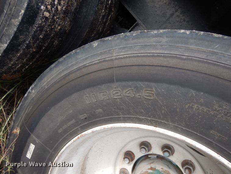 image for item DJ7443 1993 Utility Trailer  flatbed trailer