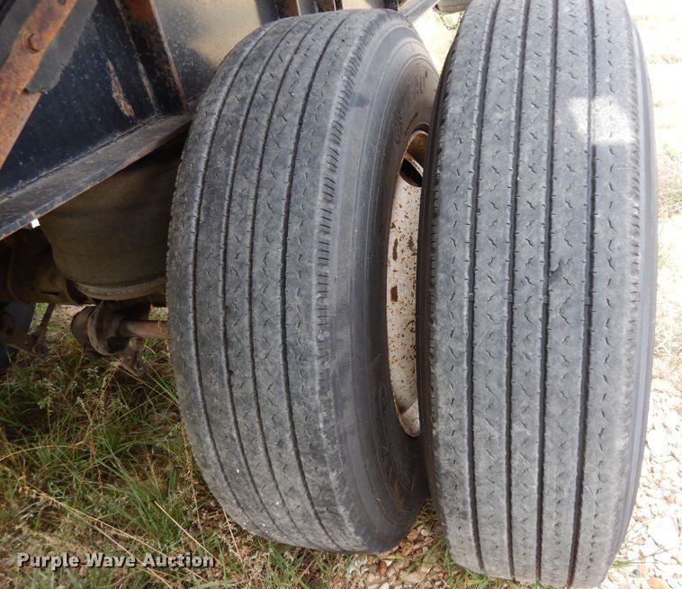 image for item DJ7444 1985 Lufkin FL-75 AR  flatbed trailer