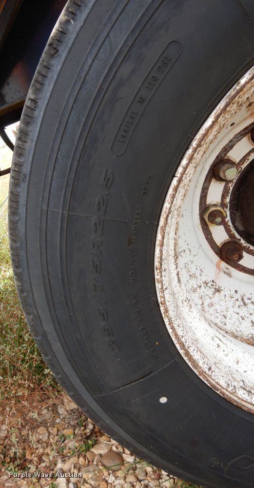 image for item DJ7444 1985 Lufkin FL-75 AR  flatbed trailer