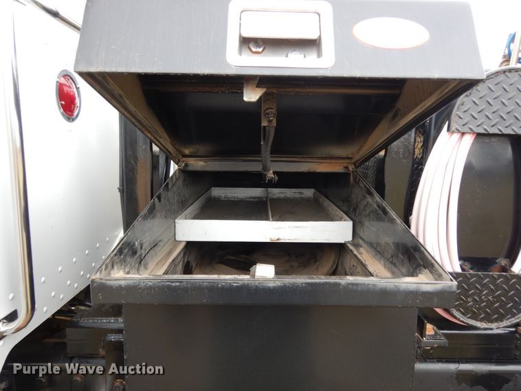 image for item DJ7470 1996 Peterbilt 378  semi truck