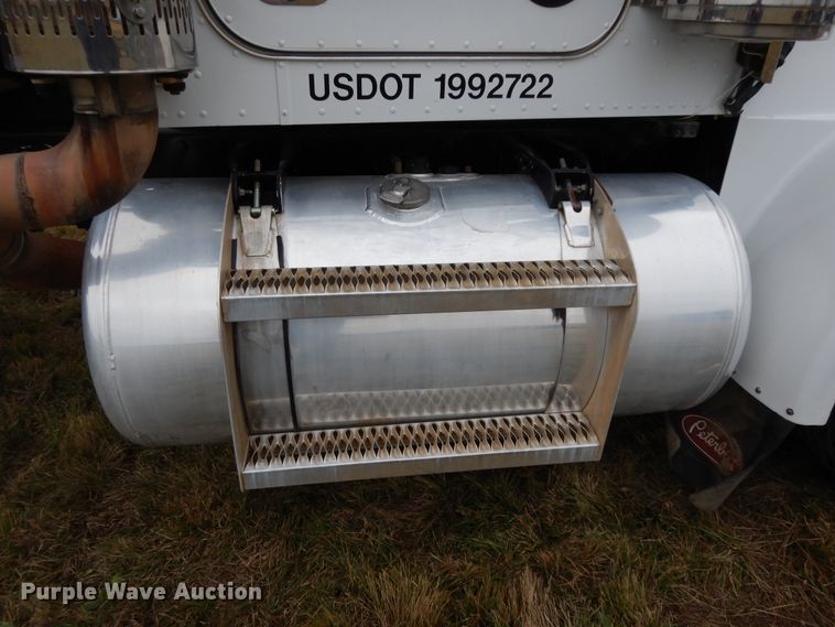 image for item DJ7470 1996 Peterbilt 378  semi truck