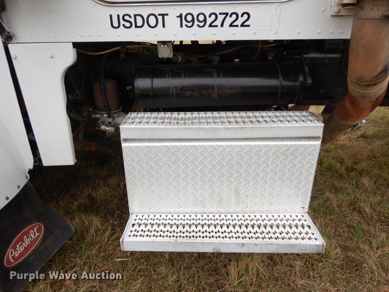 image for item DJ7470 1996 Peterbilt 378  semi truck