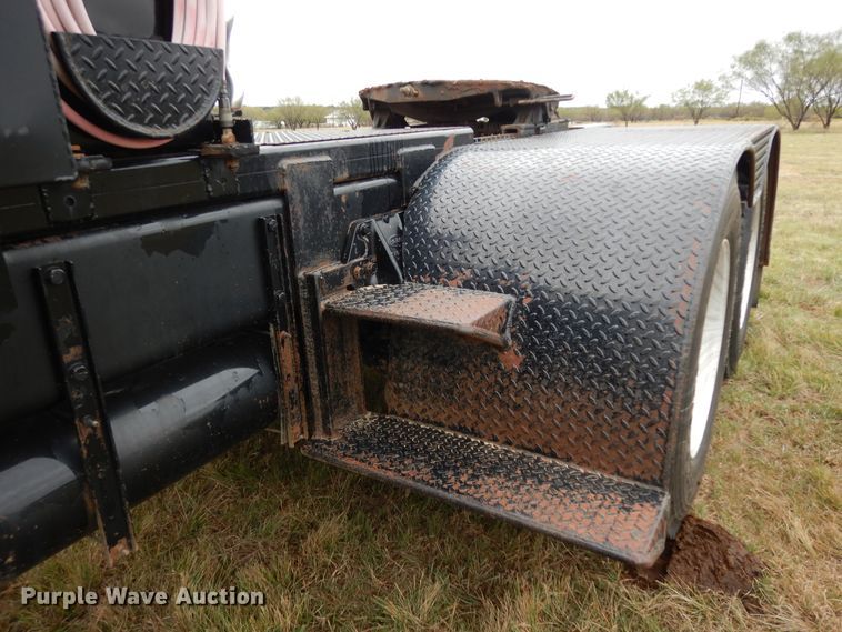 image for item DJ7470 1996 Peterbilt 378  semi truck