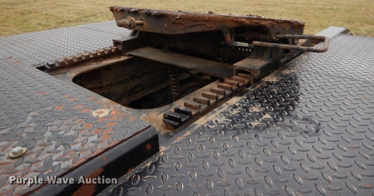 image for item DJ7470 1996 Peterbilt 378  semi truck