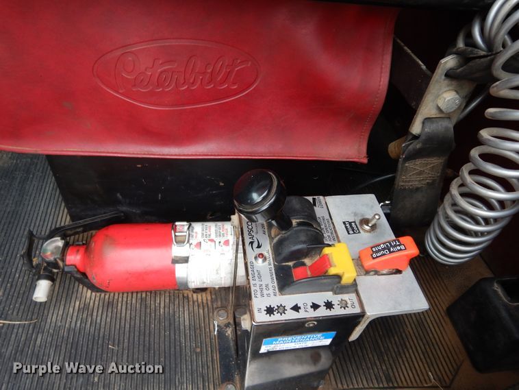 image for item DJ7470 1996 Peterbilt 378  semi truck