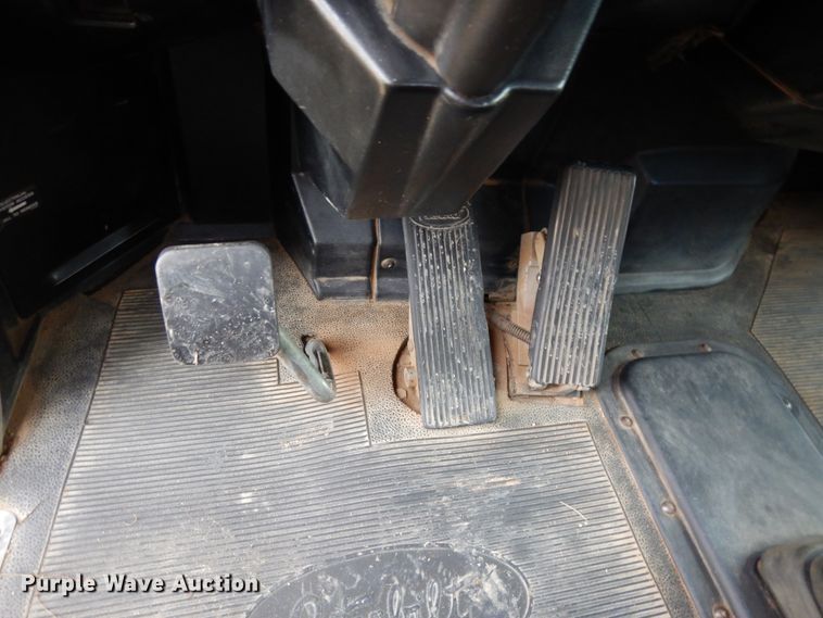 image for item DJ7470 1996 Peterbilt 378  semi truck