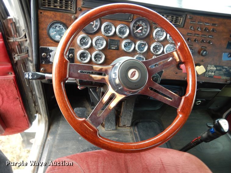 image for item DJ7470 1996 Peterbilt 378  semi truck