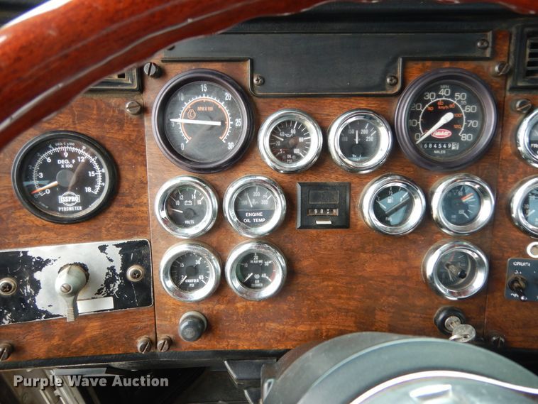 image for item DJ7470 1996 Peterbilt 378  semi truck