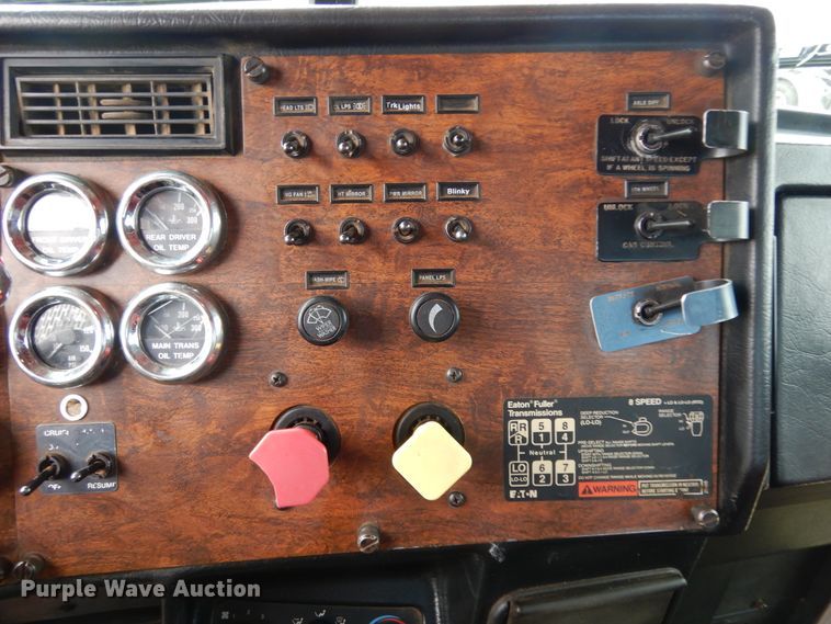 image for item DJ7470 1996 Peterbilt 378  semi truck