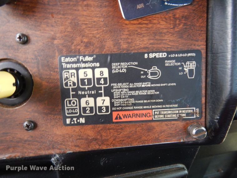 image for item DJ7470 1996 Peterbilt 378  semi truck