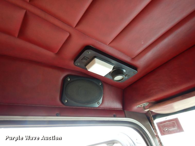 image for item DJ7470 1996 Peterbilt 378  semi truck