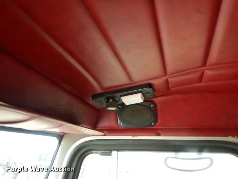 image for item DJ7470 1996 Peterbilt 378  semi truck