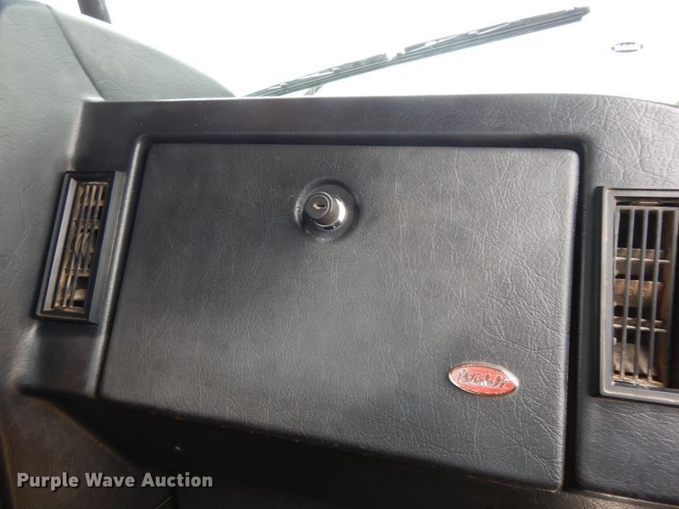 image for item DJ7470 1996 Peterbilt 378  semi truck