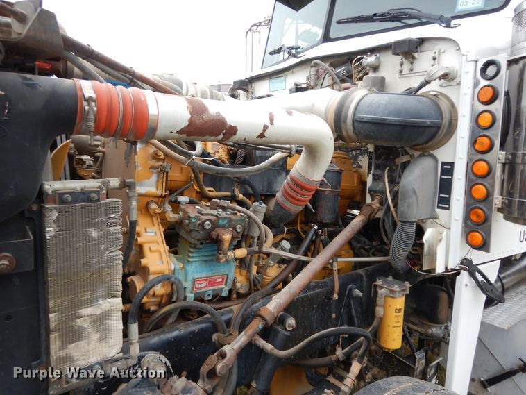 image for item DJ7470 1996 Peterbilt 378  semi truck