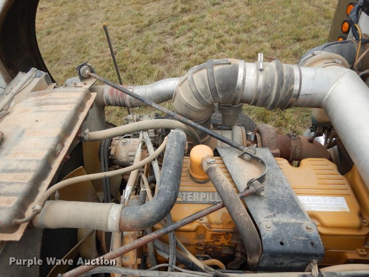 image for item DJ7470 1996 Peterbilt 378  semi truck