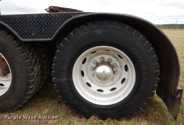 image for item DJ7470 1996 Peterbilt 378  semi truck