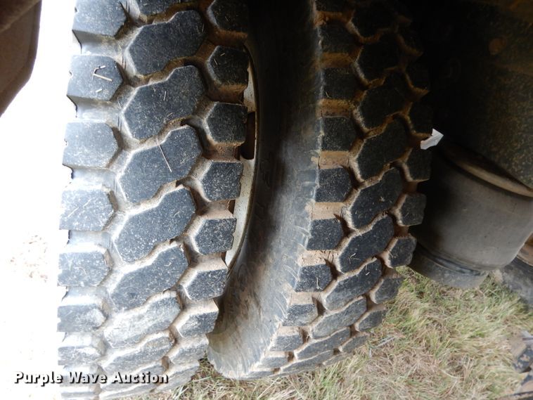 image for item DJ7470 1996 Peterbilt 378  semi truck