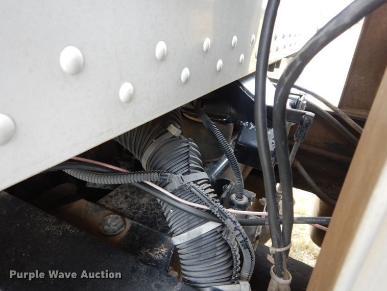 image for item DJ7471 2000 Peterbilt 378  semi truck