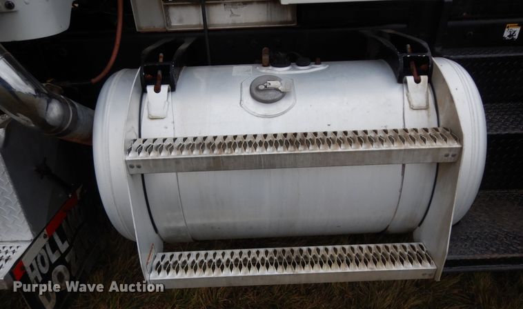 image for item DJ7471 2000 Peterbilt 378  semi truck