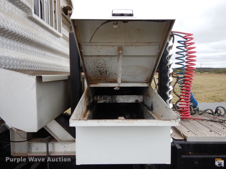 image for item DJ7471 2000 Peterbilt 378  semi truck