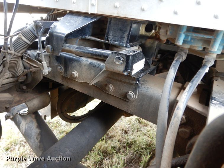 image for item DJ7471 2000 Peterbilt 378  semi truck