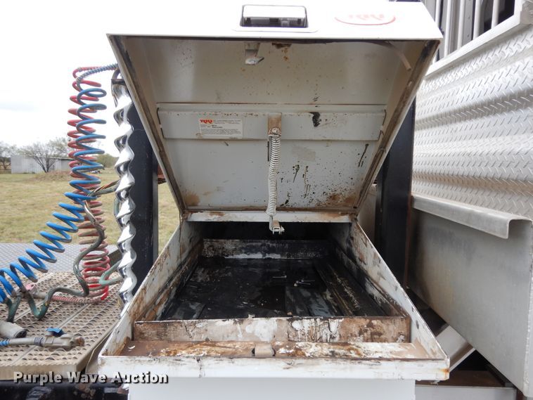 image for item DJ7471 2000 Peterbilt 378  semi truck