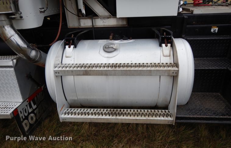 image for item DJ7471 2000 Peterbilt 378  semi truck