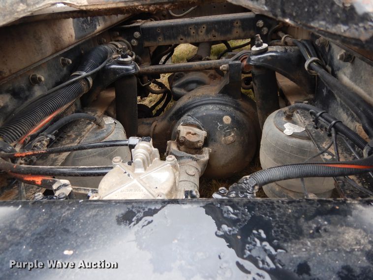 image for item DJ7471 2000 Peterbilt 378  semi truck