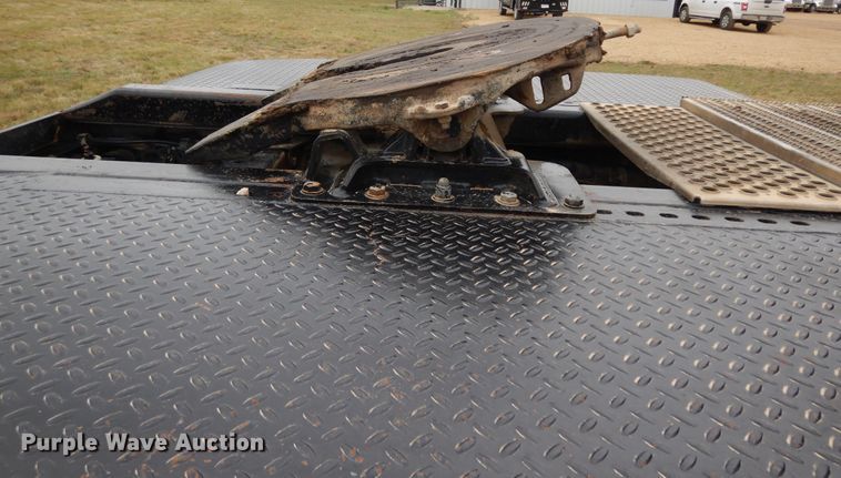 image for item DJ7471 2000 Peterbilt 378  semi truck